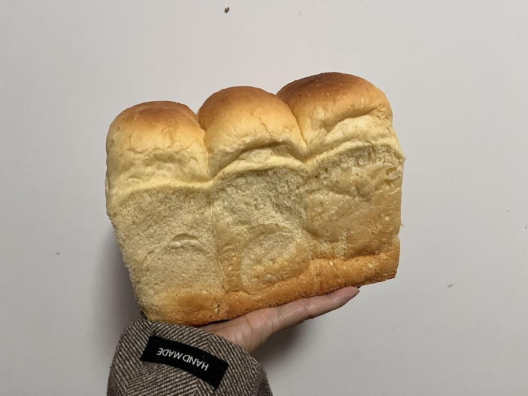 奶香纯粹的重料淡奶油吐司