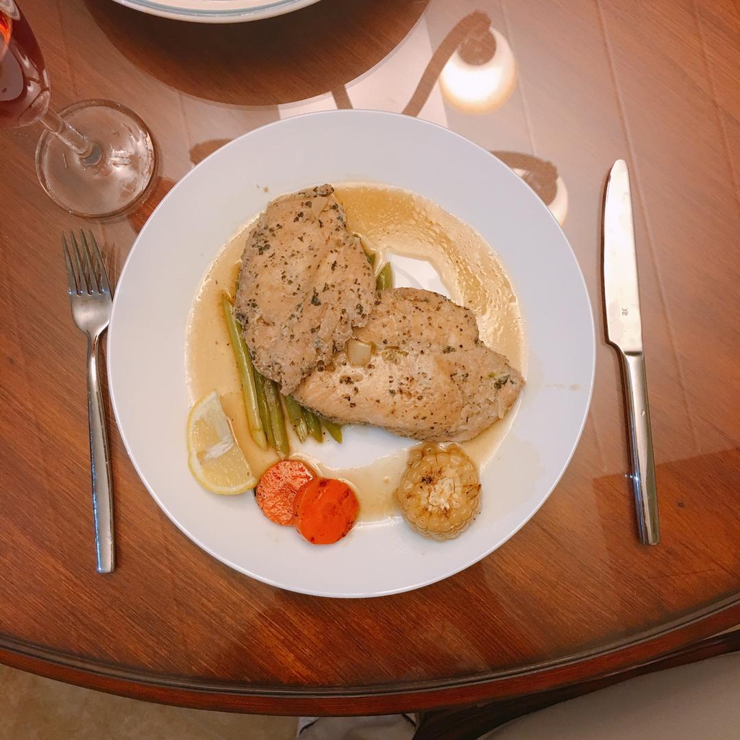 黑胡椒芦笋烤鸡肉