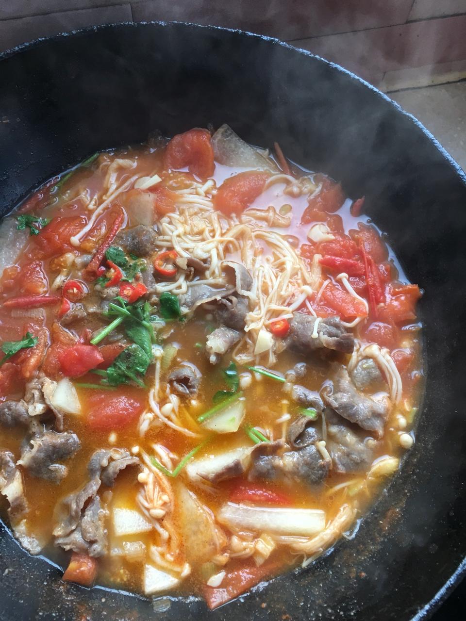 番茄金针菇肥牛汤