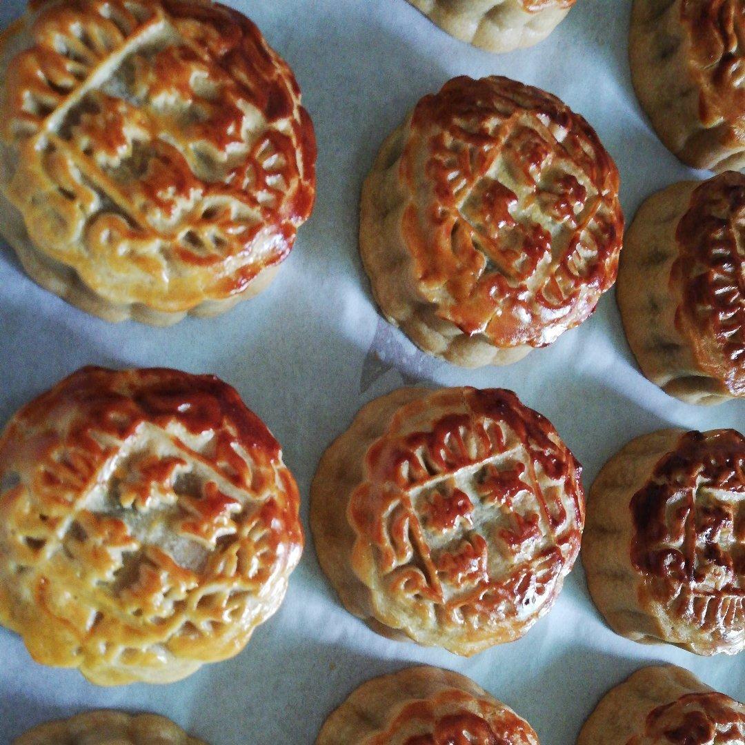 广式月饼—蛋黄莲蓉月饼