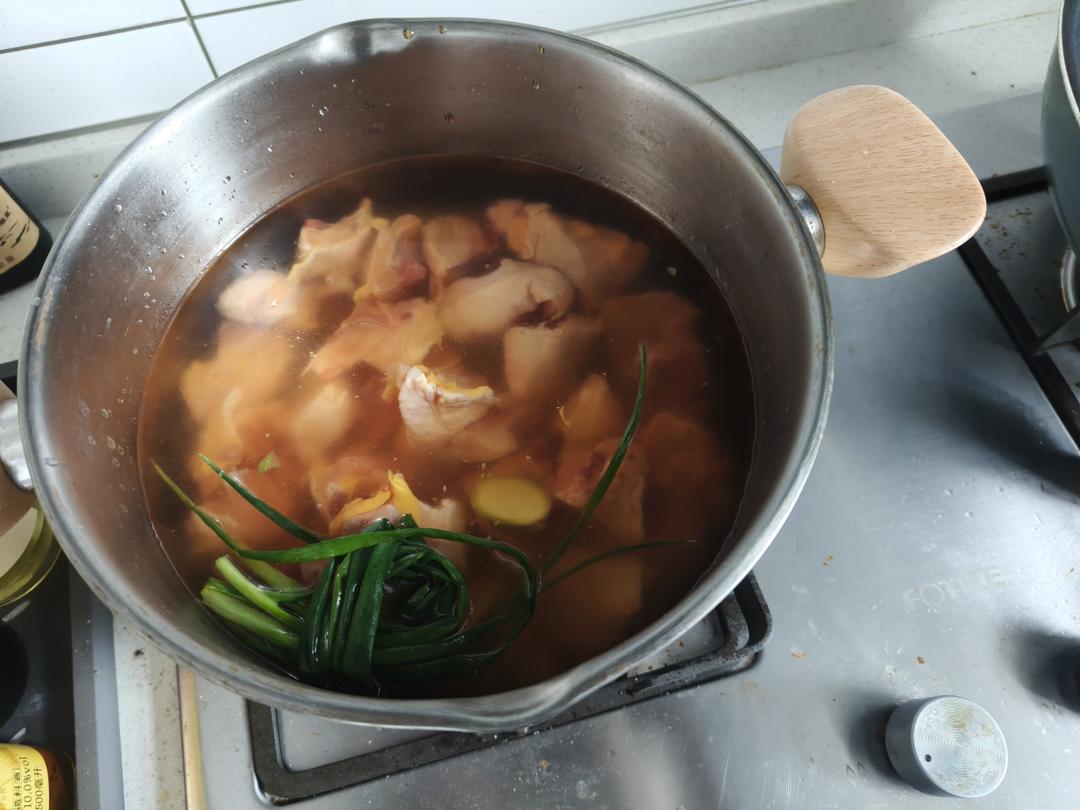 奶奶教的鲜香肥美香菇炖鸡汤