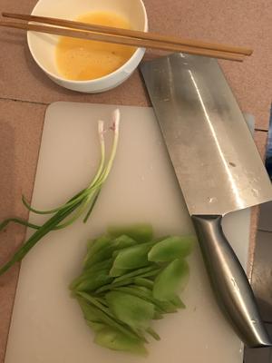泡菜莴笋蛋炒饭的做法 步骤1