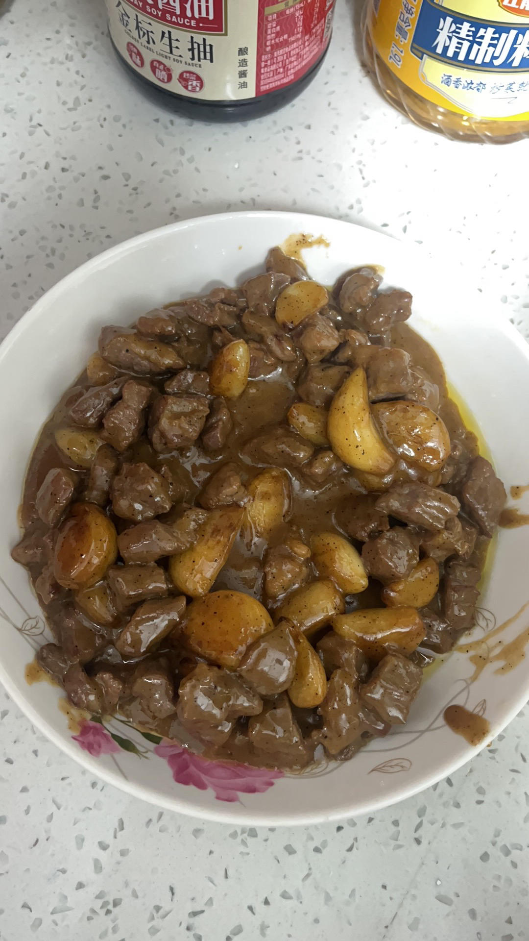 好吃到舔盘的蒜香黑椒牛肉粒