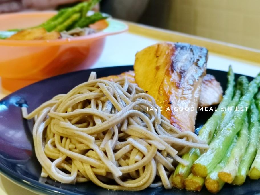 【宝妈快手菜】0难度三文鱼简餐的做法