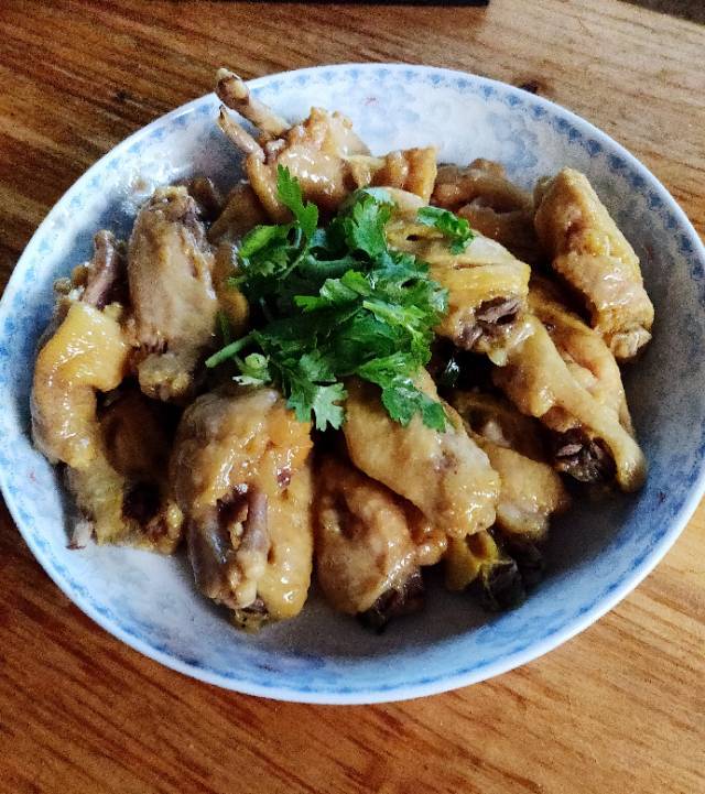 用电饭煲就能轻松搞定的《盐焗鸡翅》