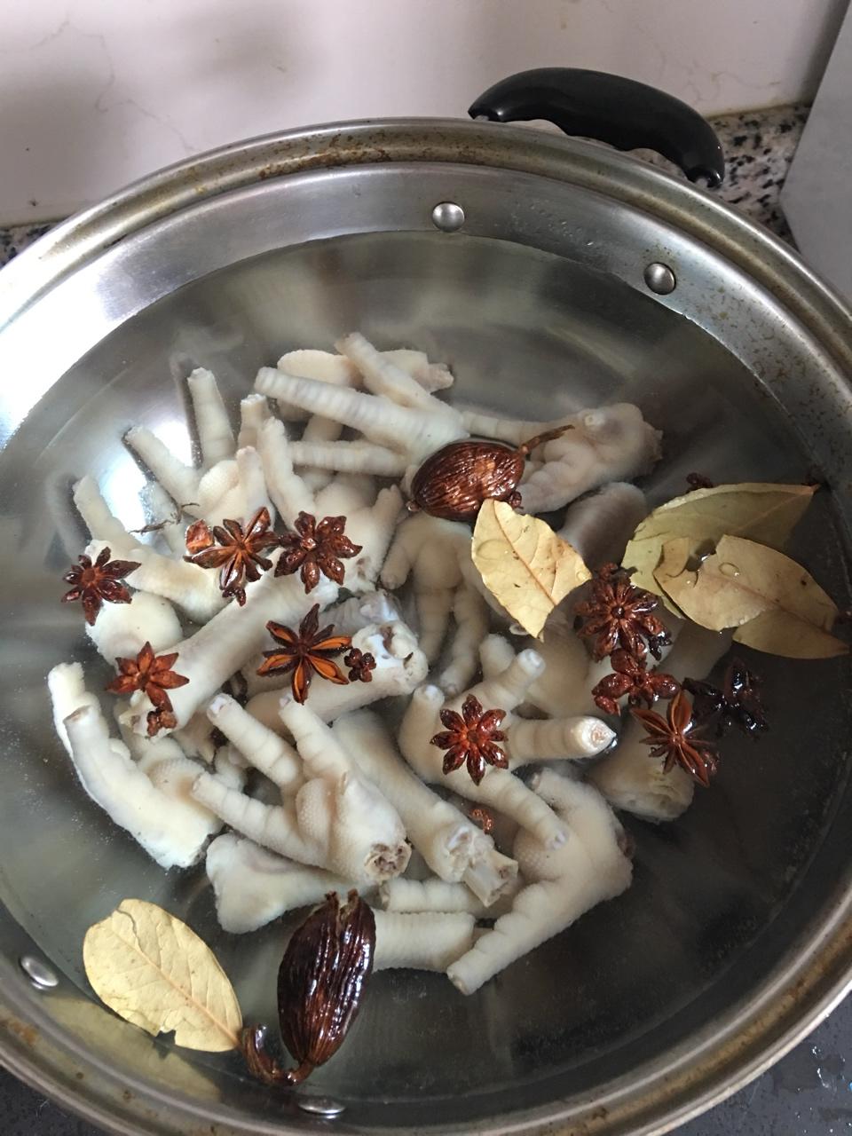 秘制红烧鸡爪