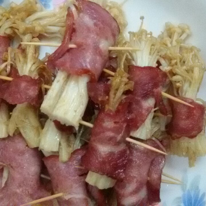 香煎培根金针菇卷