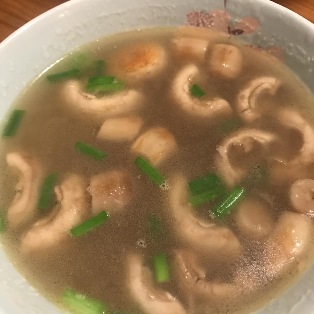 鲜掉眉毛口蘑汤