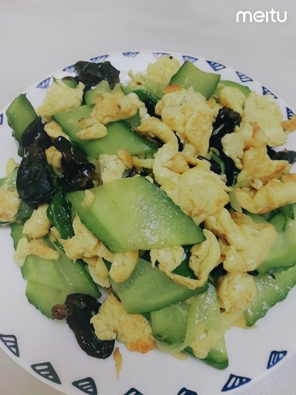 黄瓜木耳炒鸡蛋