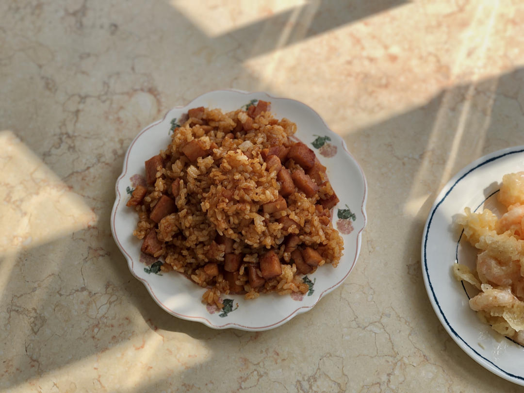 韩式午餐肉辣酱炒饭