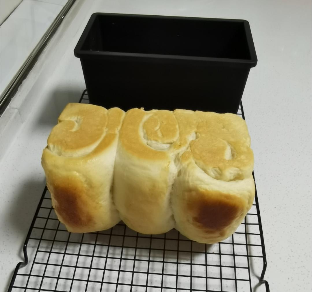 软到拿不起来的生吐司