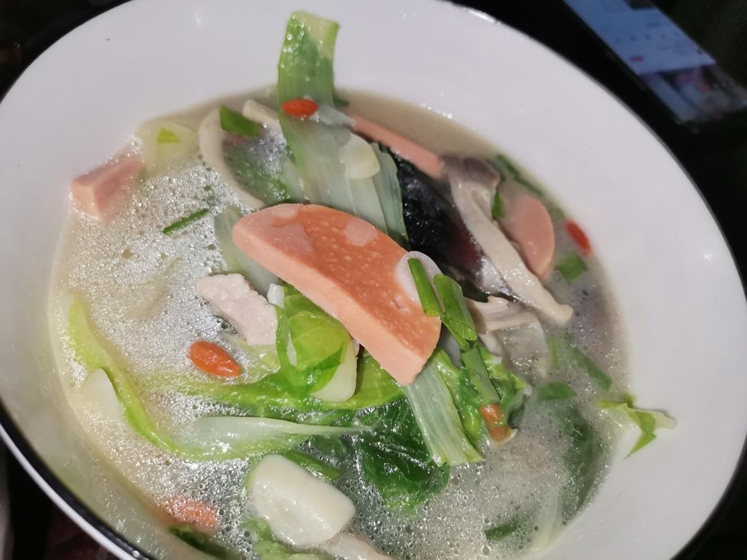 娃娃菜火腿皮蛋汤