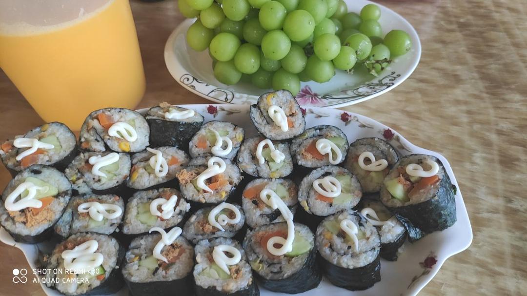 就像有句话所说：成年人的世界里，从来就没有“容易”二字。很多时候，你只能单枪匹马，直面生活的兵荒马乱。