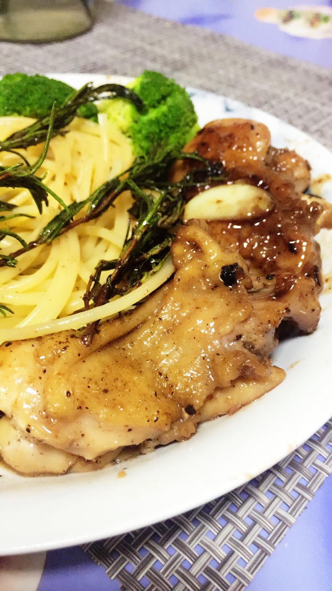 蒜香迷迭香鸡腿肉