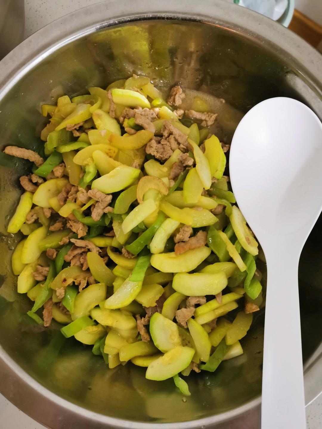 西葫芦炒肉片
