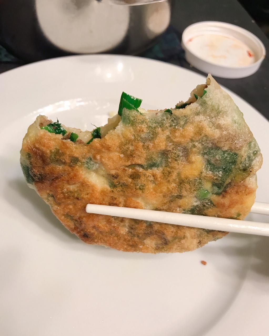 薄如蝉翼的韭菜鸡蛋馅饼