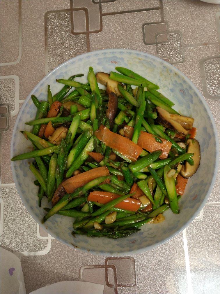 蚝油香菇芦笋