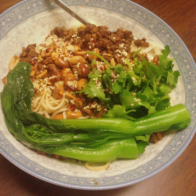 红油肉燥干拌面