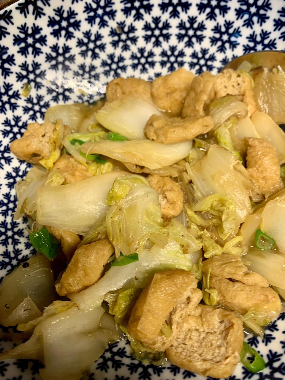好吃到连汤汁都不剩的白菜焖豆泡，给肉都不换