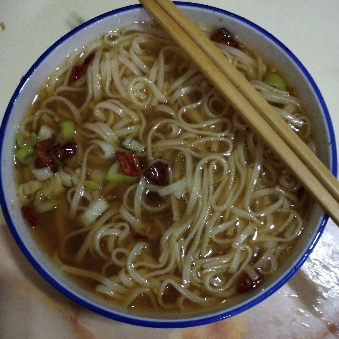一碗热汤面