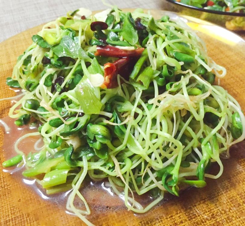 呛口麻辣黑豆苗