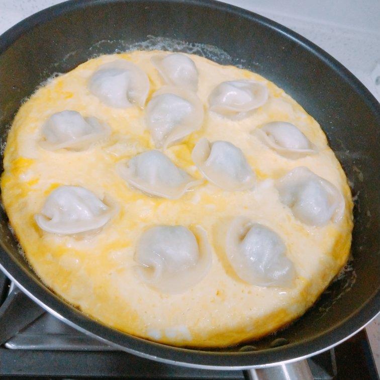 蛋抱煎饺（速冻饺）