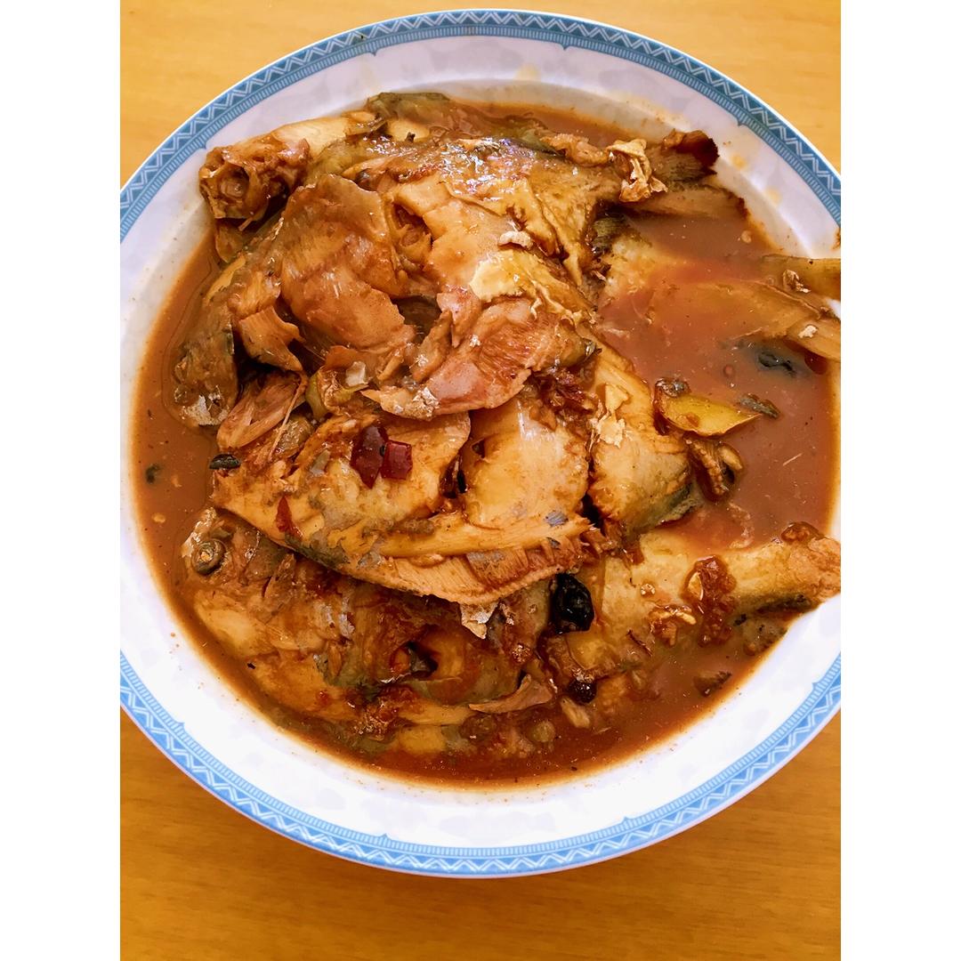 传统中式红烧平鱼