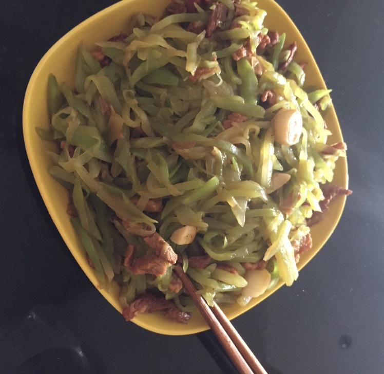 莴笋炒肉丝