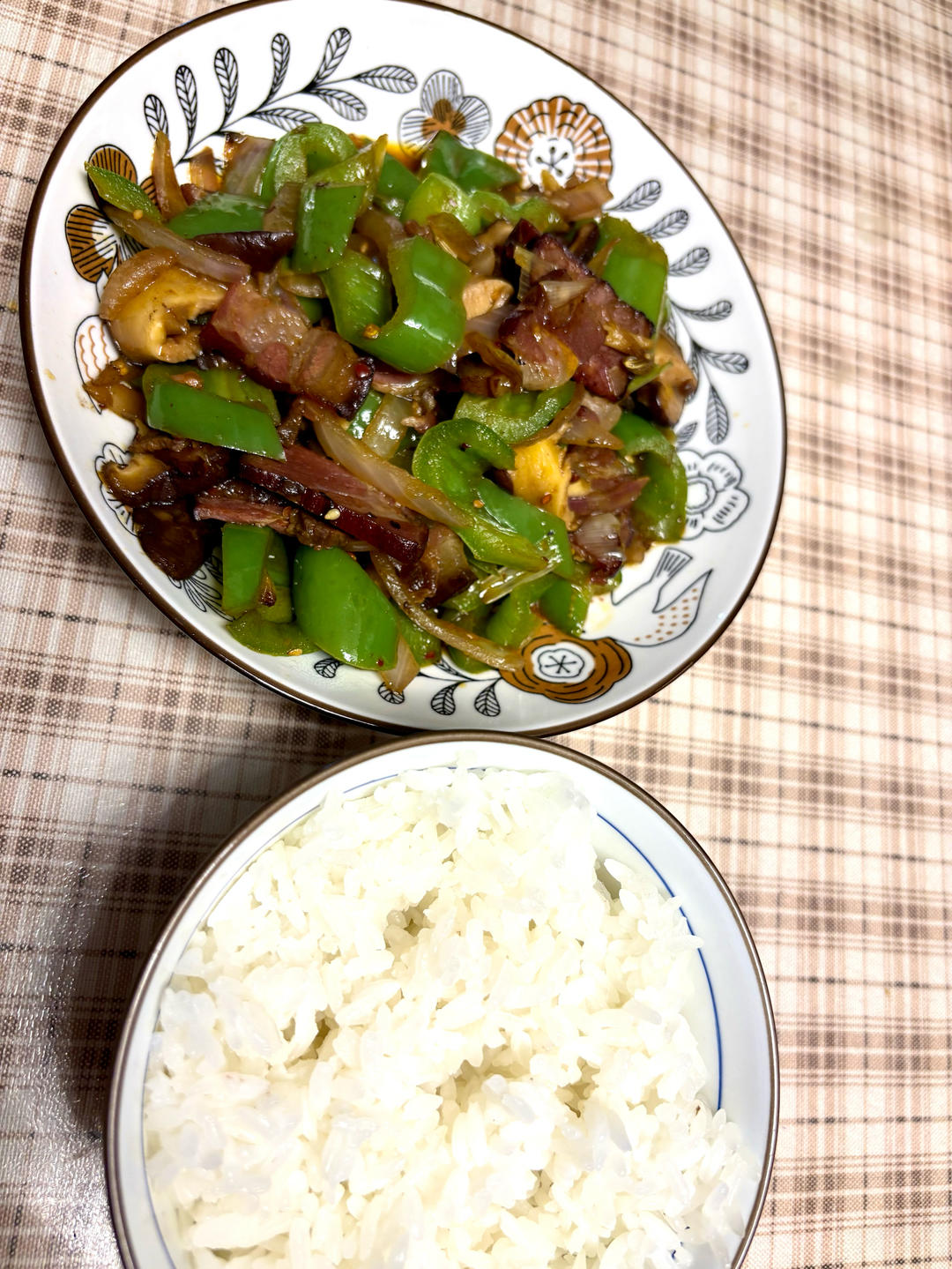 一人份午餐—青椒炒腊肉