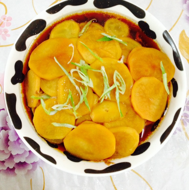 五花肉炒小土豆片