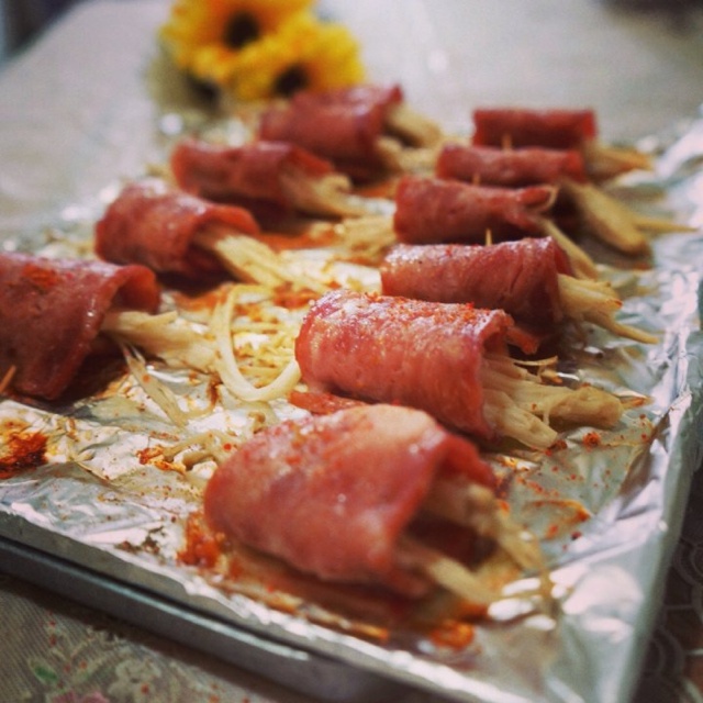 香煎培根金针菇卷