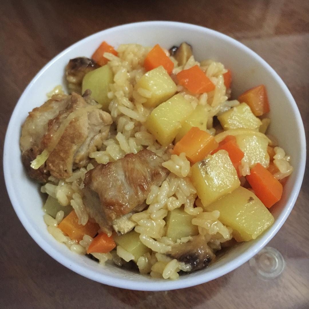 喷香排骨焖饭（爆好吃）