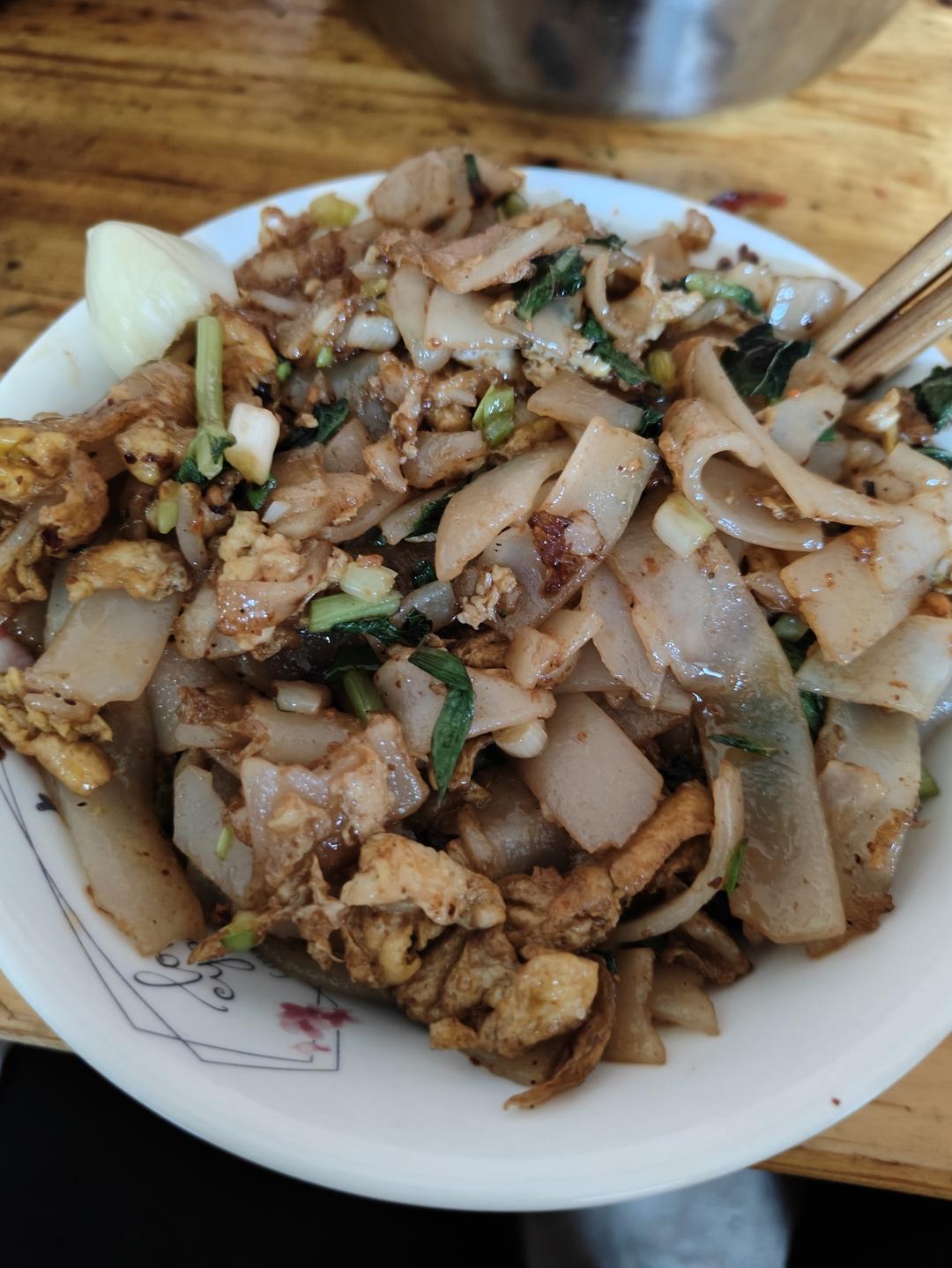 路边摊的炒河粉