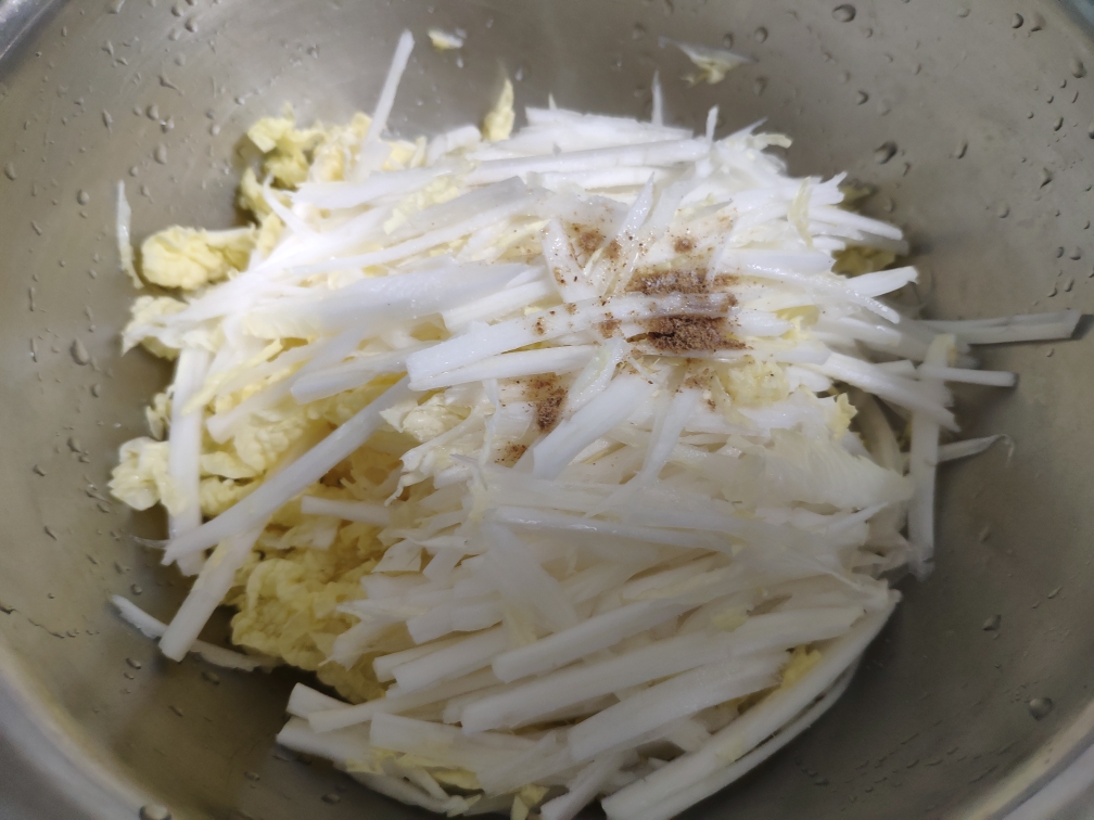 简单的油盐白菜馍的做法 步骤4