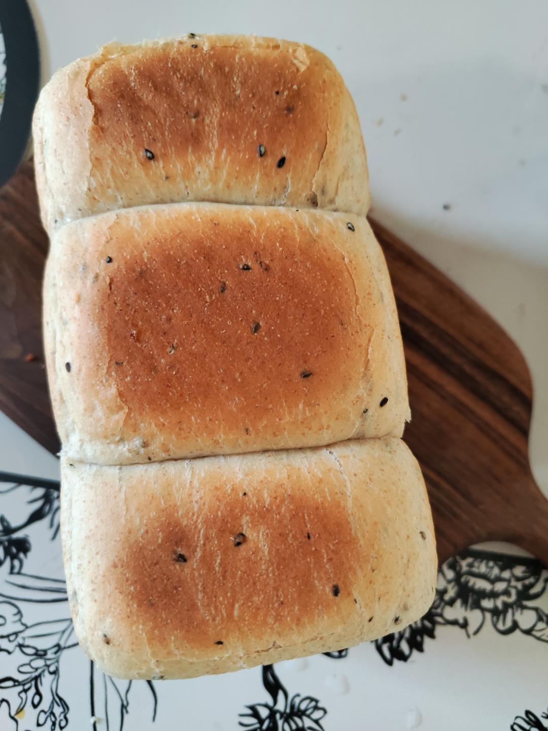 咸盐黑芝麻吐司