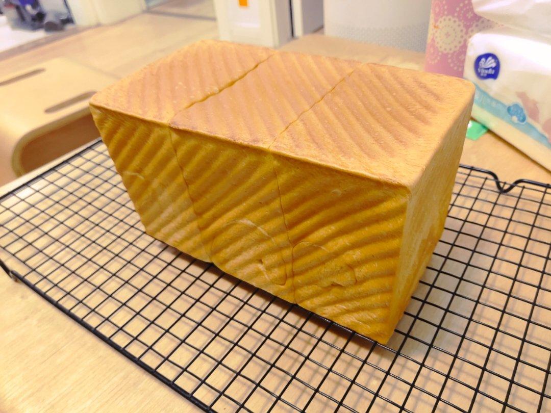 超级绵软拉丝的——牛奶南瓜吐司