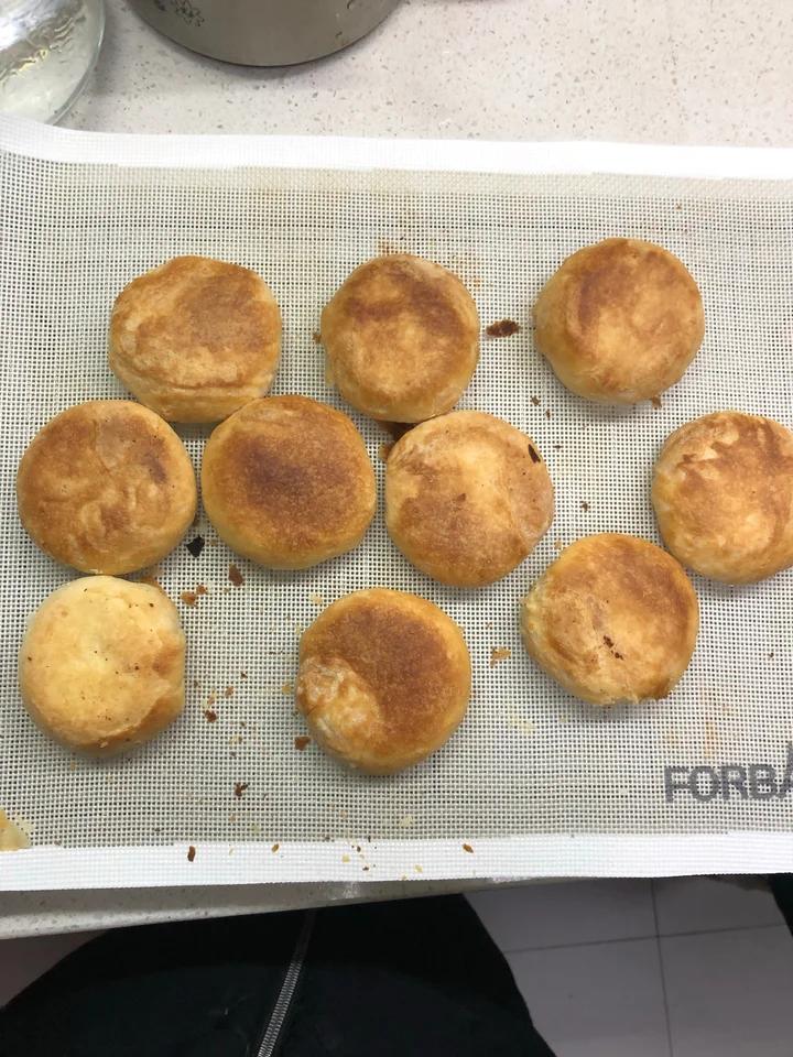 不用揉皮也能做出酥掉渣的绿豆酥饼
