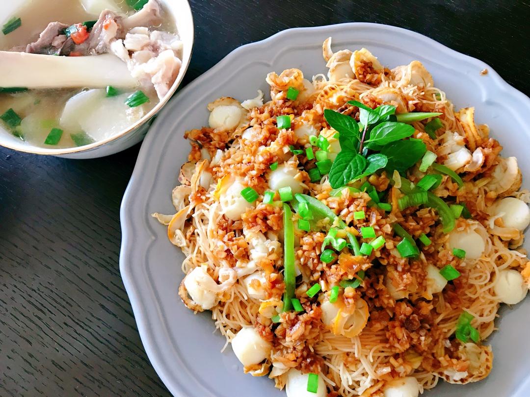 蒜蓉粉丝蒸扇贝粉丝入味有诀窍