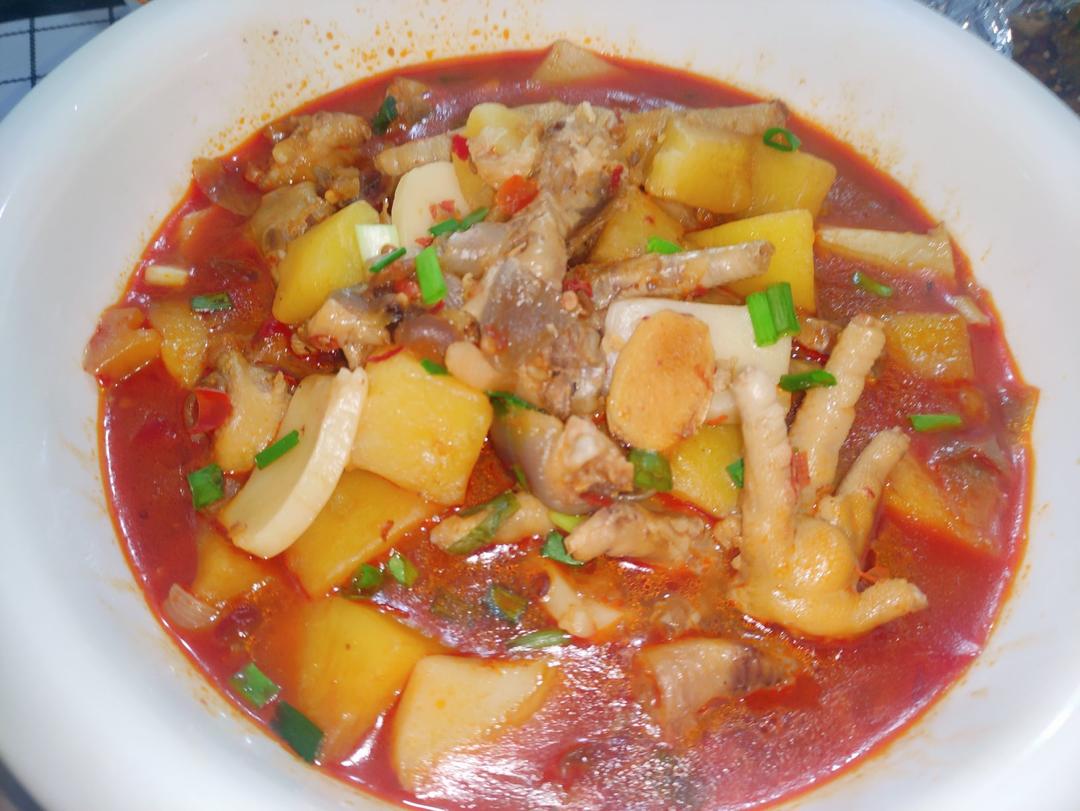 鸡爪土豆年糕煲
