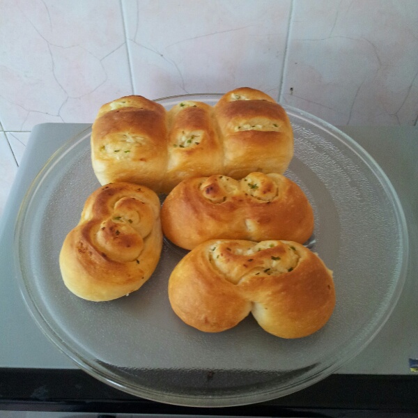 香葱蒜味咸面包