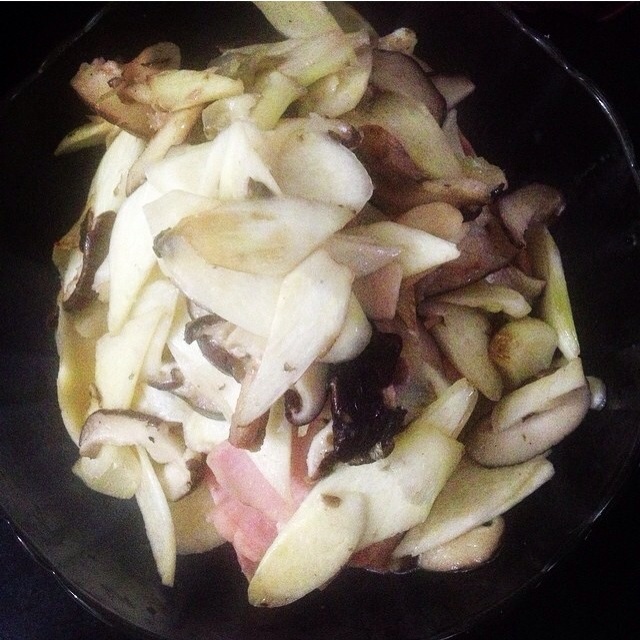 茭白炒香菇