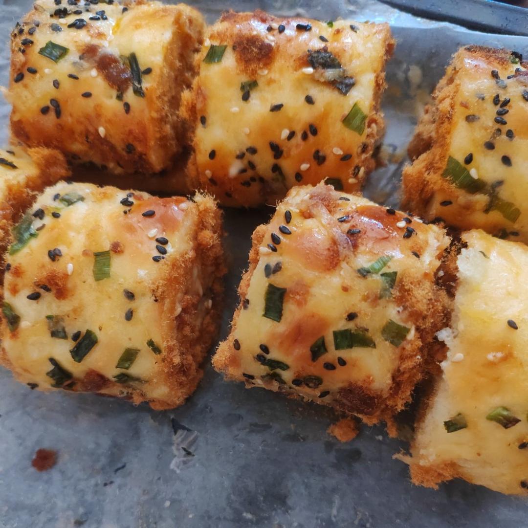 香葱肉松面包卷
