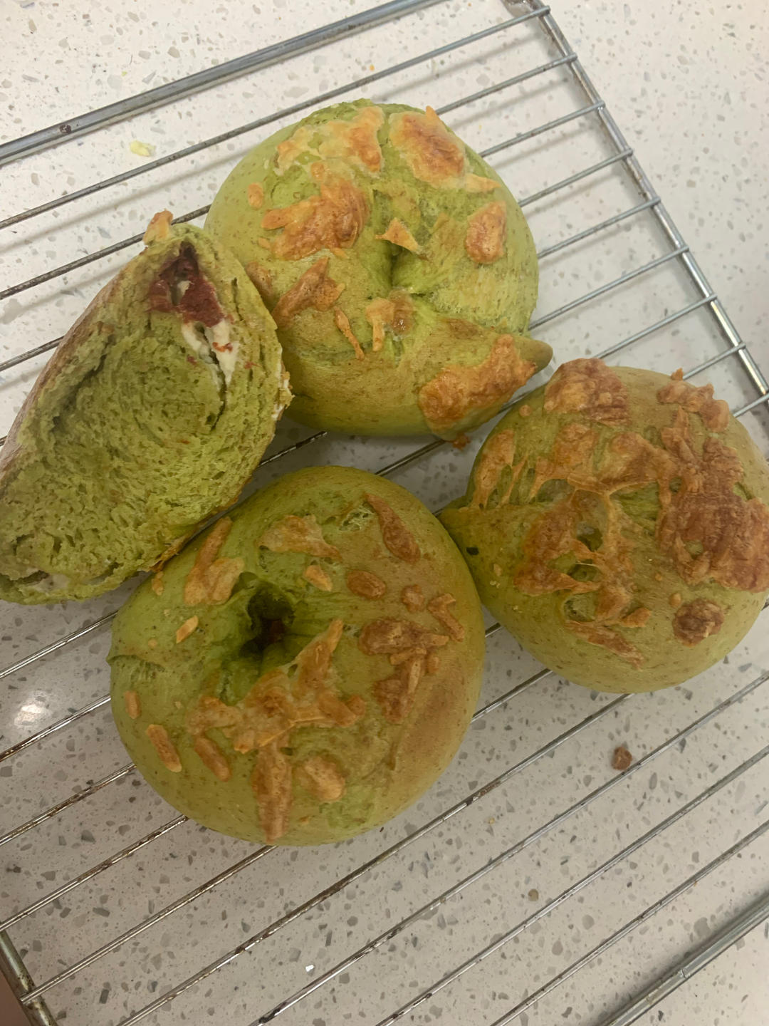 菠菜番茄干奶酪贝果