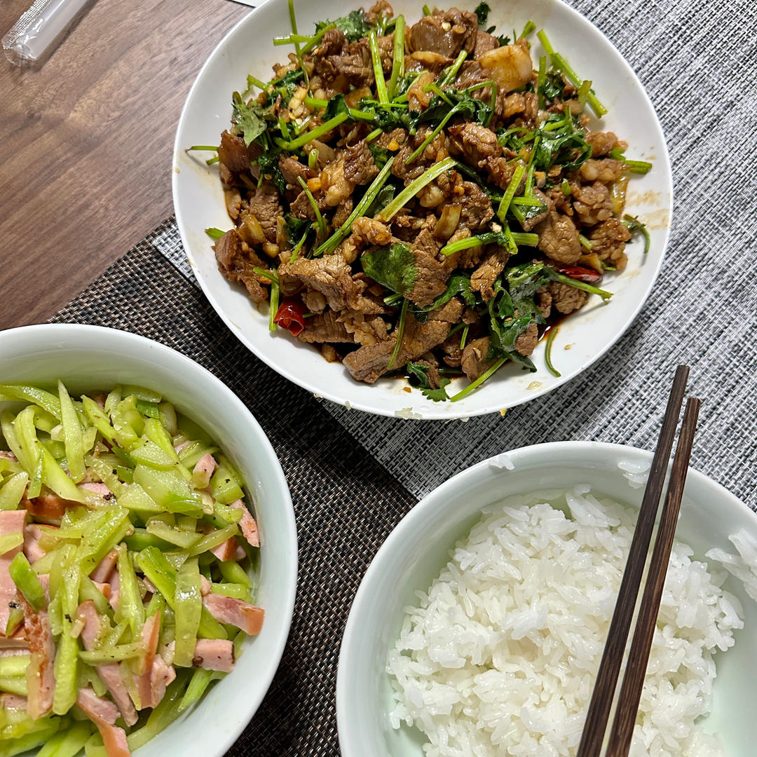 小炒黄牛肉