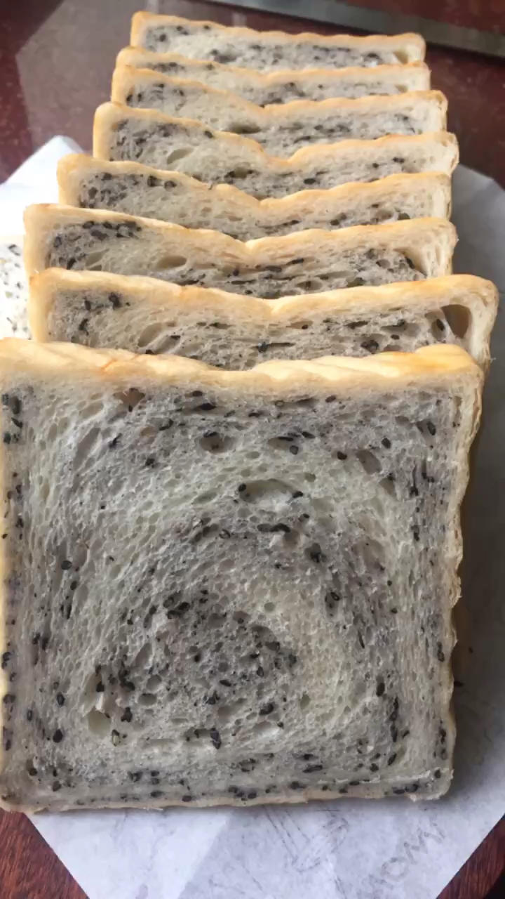 黑芝麻吐司
