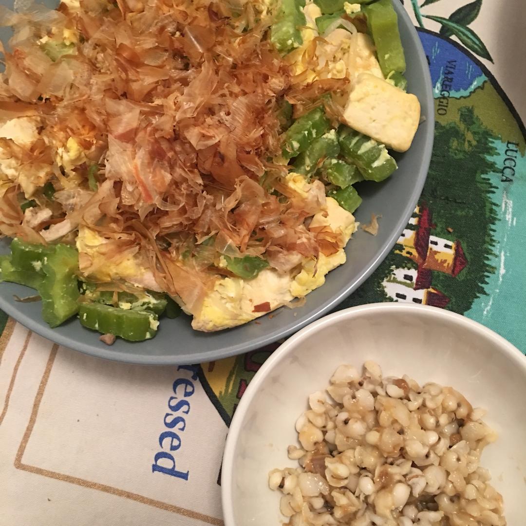 苦瓜豆腐鸡蛋炒 ゴーヤチャンプルー