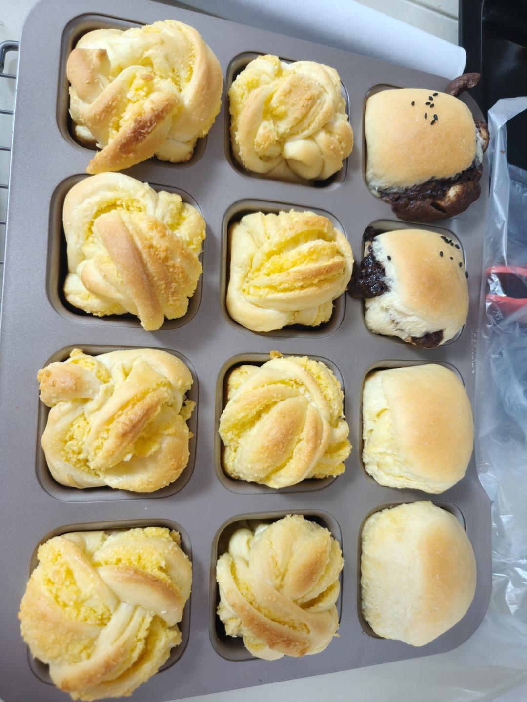 奶香椰蓉小面包