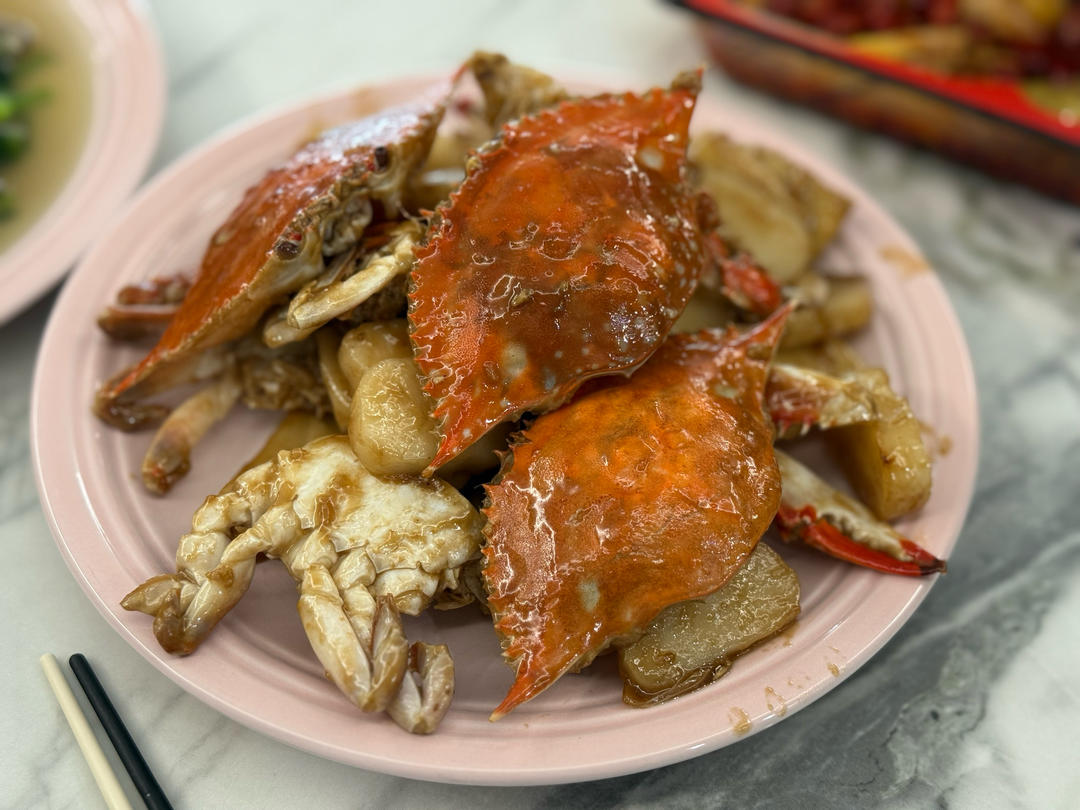 梭子蟹炒年糕～标准的江浙菜