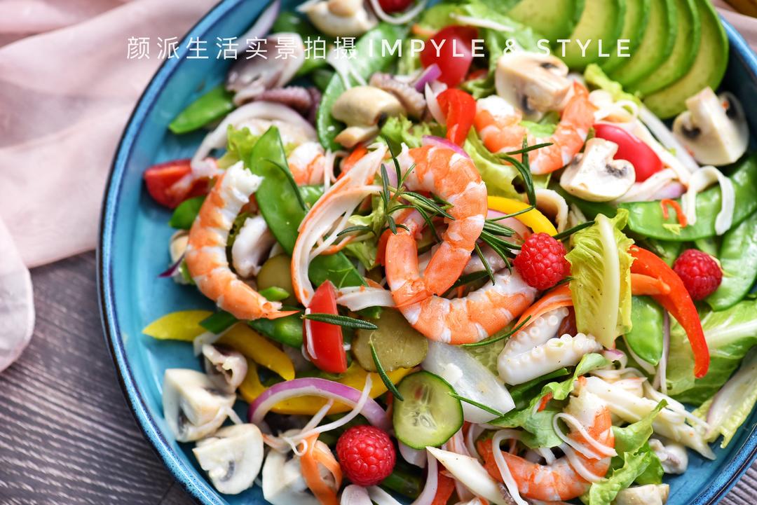 海鲜蔬果减脂沙拉的做法