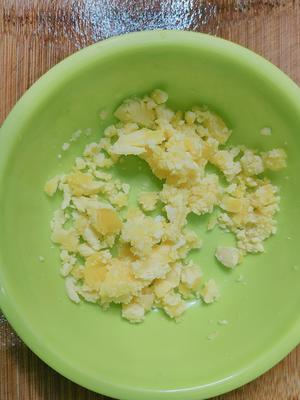 西兰花蛋黄米粥的做法 步骤6
